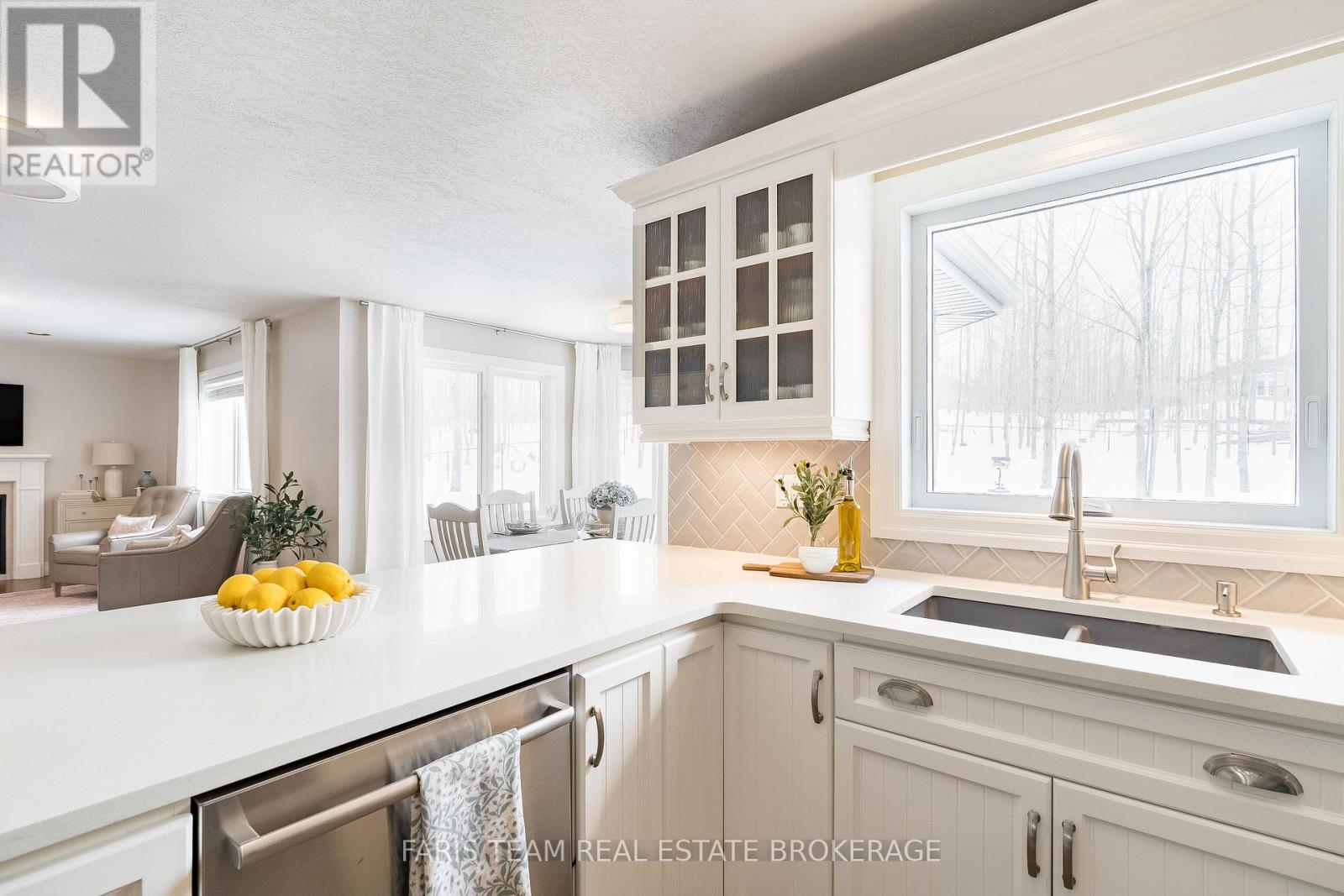 1 PINEVIEW DRIVE, Oro-Medonte, Ontario, L0L2L0 — Photo 38