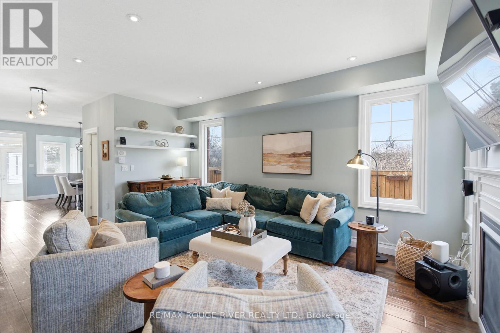 201 VARCOE ROAD, Clarington (Courtice), Ontario, L1E0J1 — Photo 3