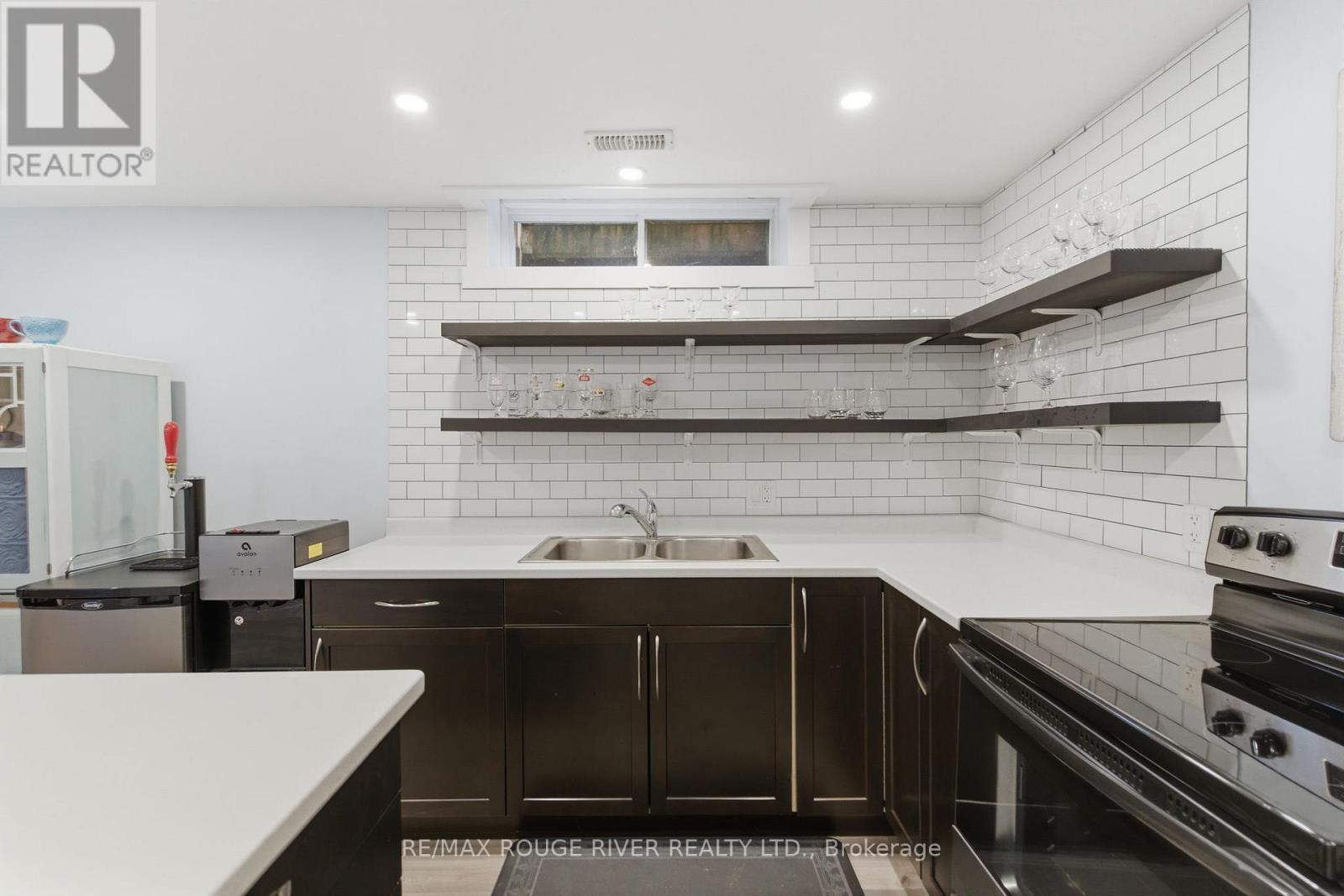 201 VARCOE ROAD, Clarington (Courtice), Ontario, L1E0J1 — Photo 9