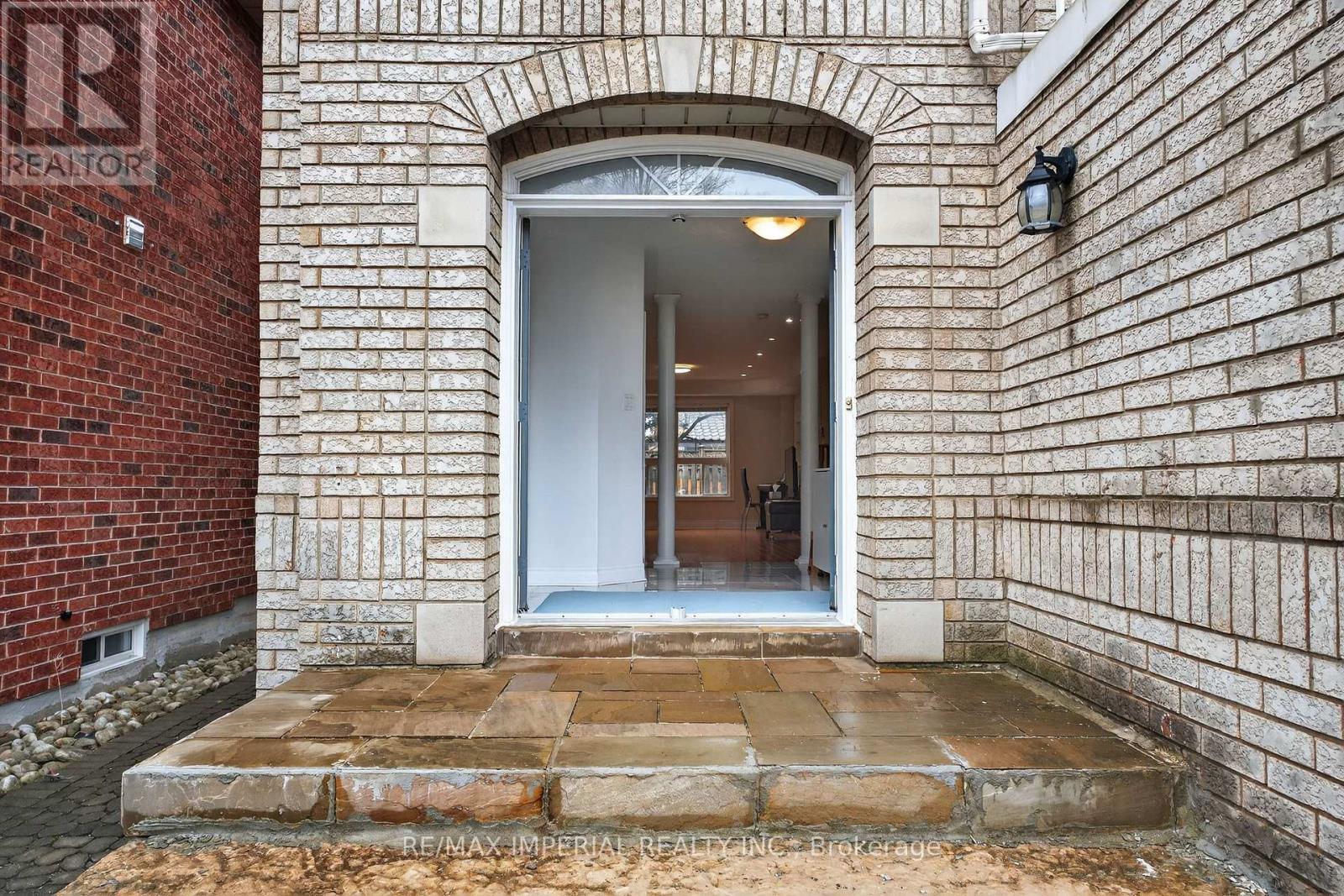 103 FERDINAND AVENUE, Vaughan (Vellore Village), Ontario, L6A3H6 — Photo 4