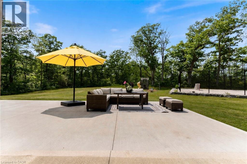 11 COCKSHUTT Road, Brantford, Ontario, N3T5L6 — Photo 2