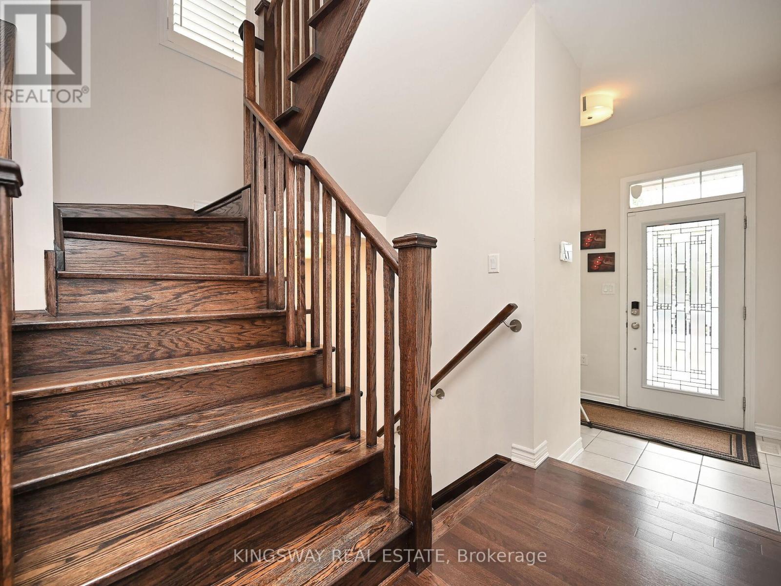 620 LANGHOLM STREET, Milton (CO Coates), Ontario, L9T8Z8 — Photo 2