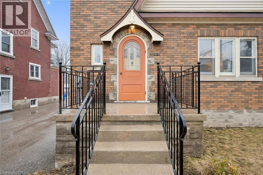317 FREDERICK Street, Kitchener, Ontario, N2H2N8 — Photo 3