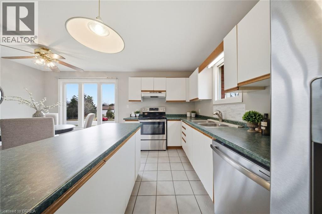 7 FOREST Drive, Paris, Ontario, N3L3L2 — Photo 13