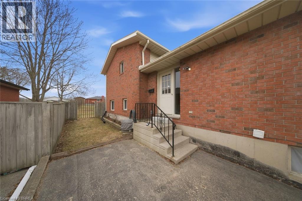 7 FOREST Drive, Paris, Ontario, N3L3L2 — Photo 6