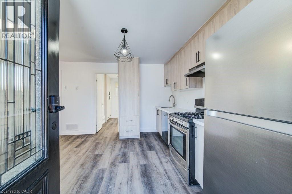 88 WOODHAVEN Road, Kitchener, Ontario, N2C1V1 — Photo 4