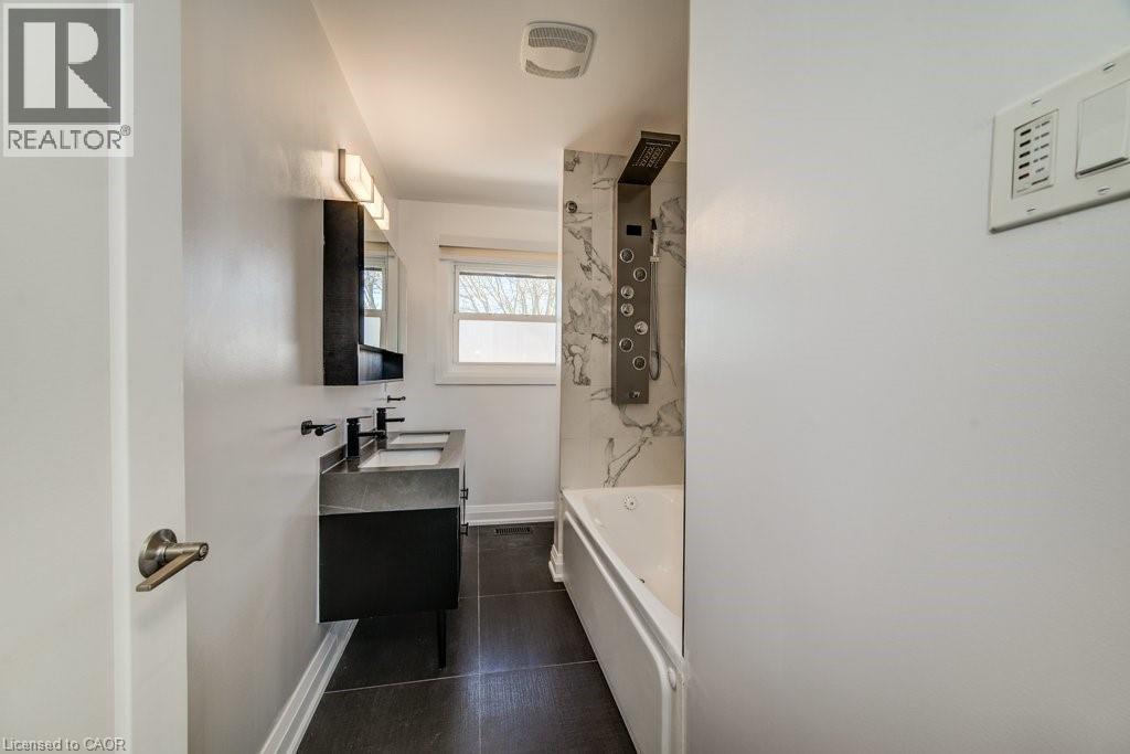 88 WOODHAVEN Road, Kitchener, Ontario, N2C1V1 — Photo 9