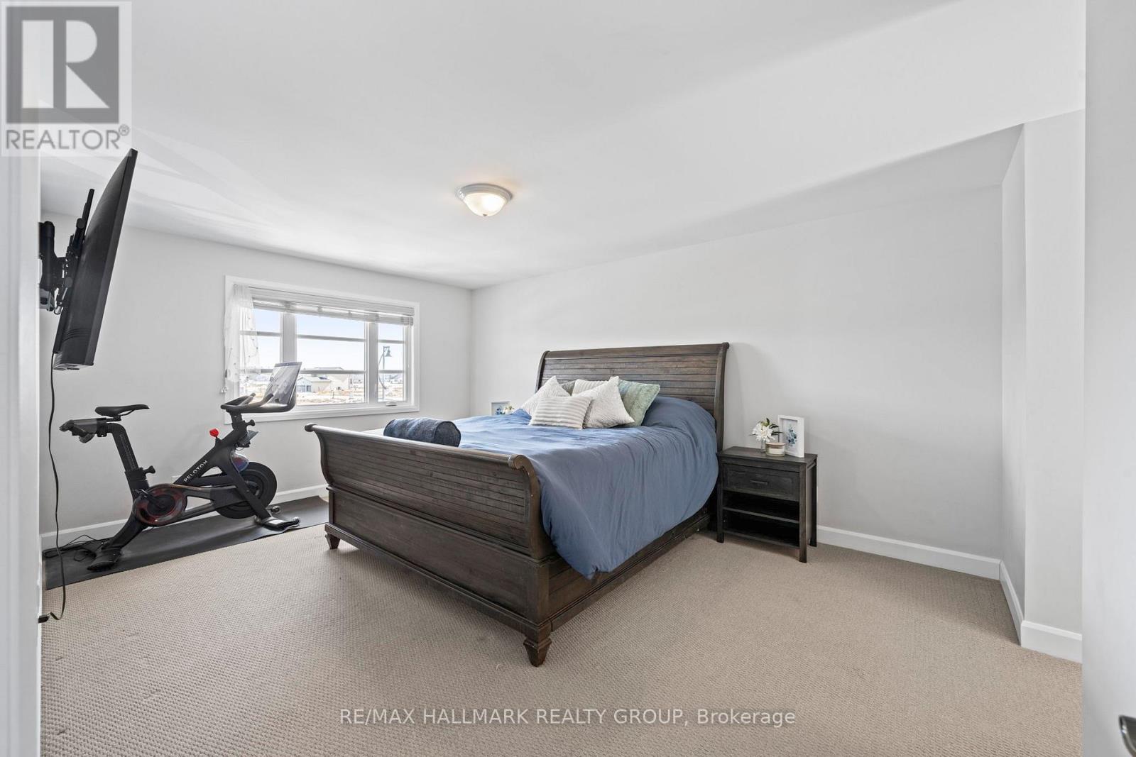 293 CENTRAL PARK, Russell, Ontario, K4R0G2 — Photo 2