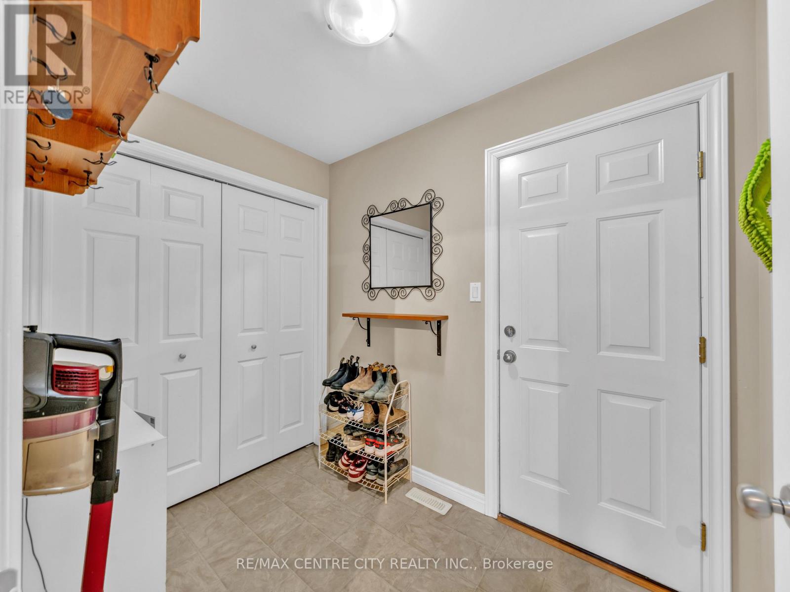 42137 MCBAIN LINE, Central Elgin, Ontario, N5P4R1 — Photo 24