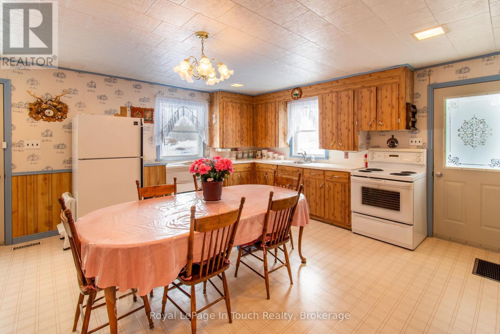 874 CEDAR POINT ROAD, Tiny, Ontario, L9M0K1 — Photo 6