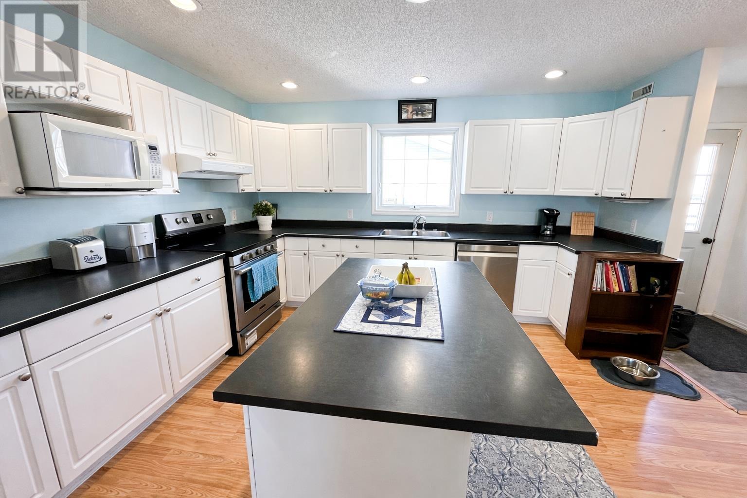 97 Dickenson RD, Balmertown, Ontario, P0V1C0 — Photo 10