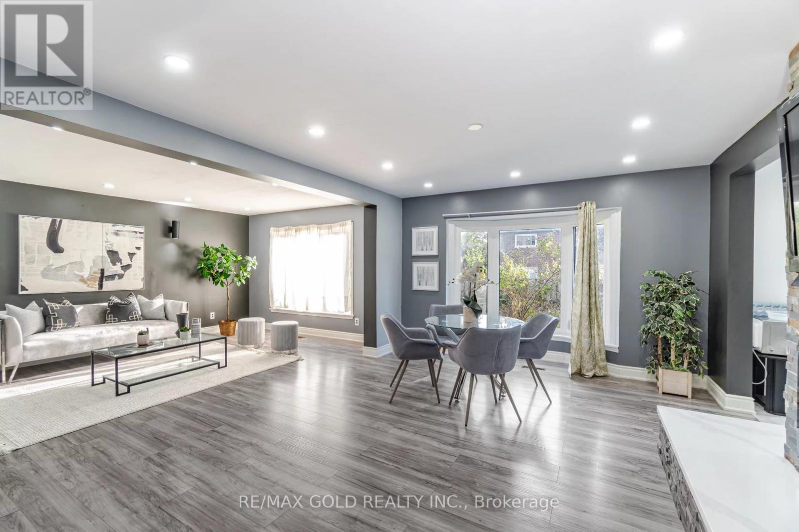 21 NOTTINGHAM CRESCENT, Brampton (Westgate), Ontario, L6S4G3 — Photo 2