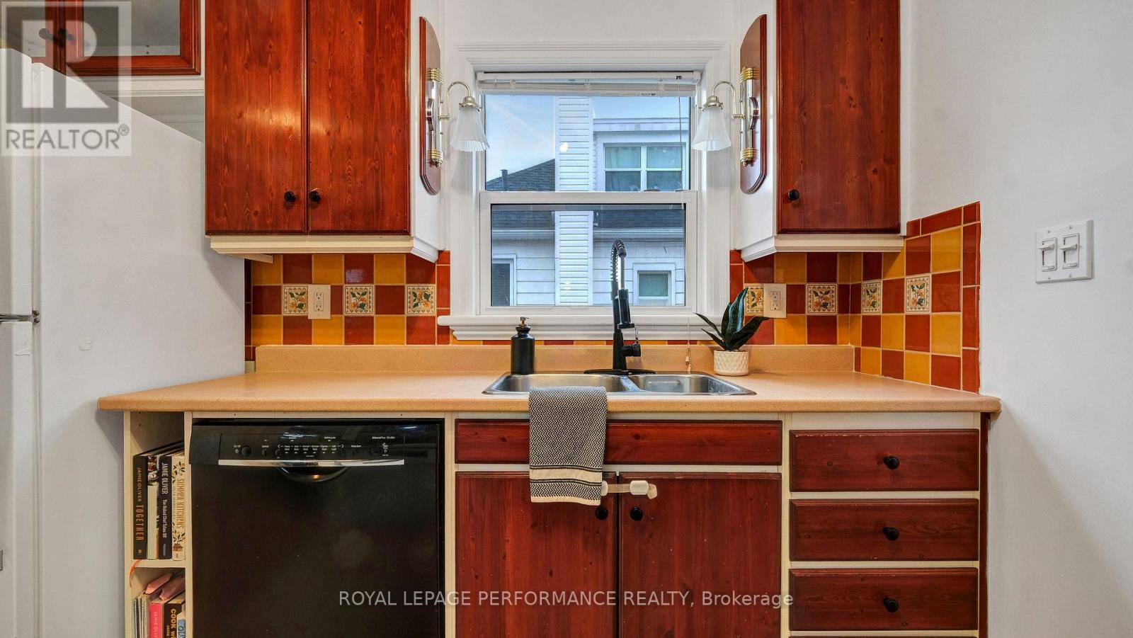 319 FRONTENAC STREET, Ottawa, Ontario, K1L6K6 — Photo 8