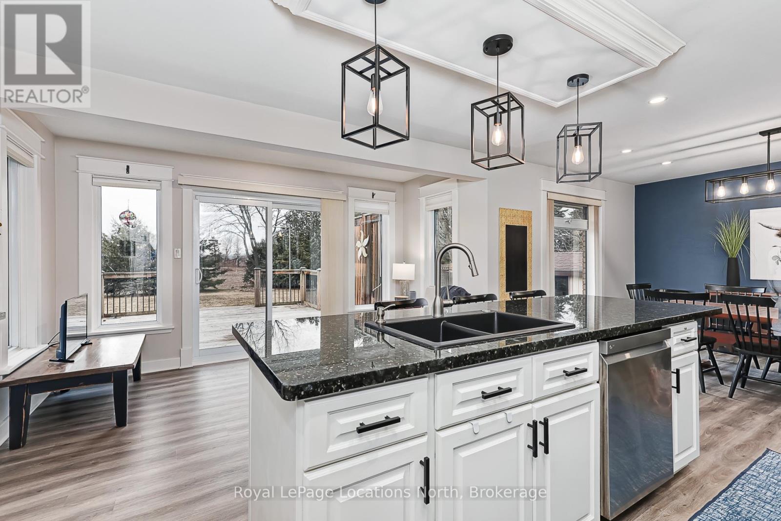 15 BLACKBURN AVENUE, Clearview (Nottawa), Ontario, L0M1P0 — Photo 12