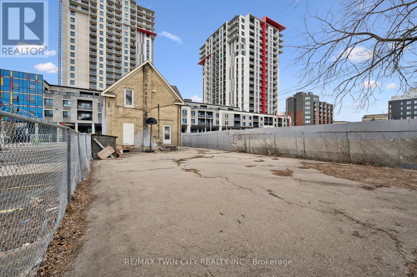 496 KING STREET E, Kitchener, Ontario, N2G2L6 — Photo 10