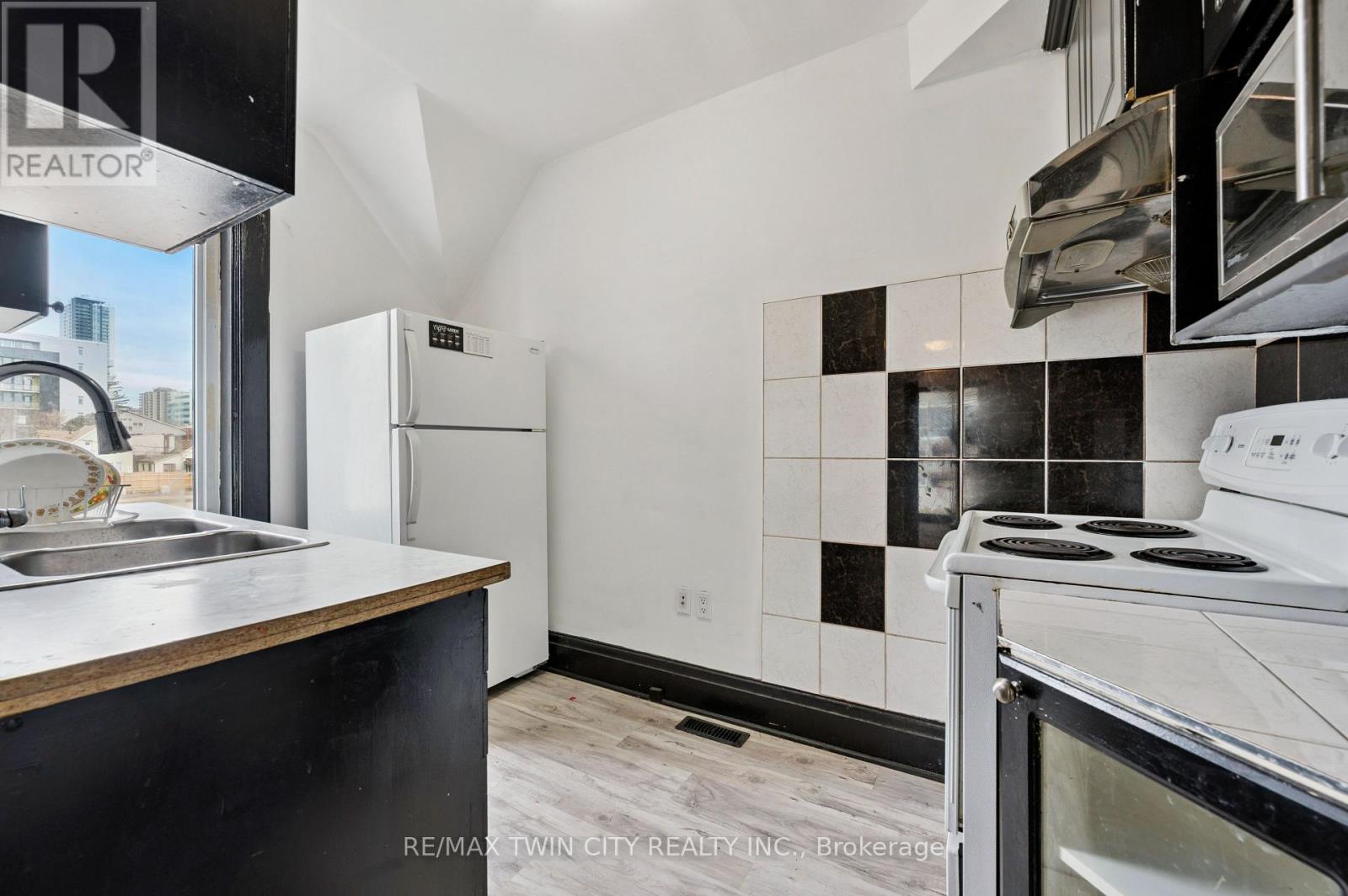 496 KING STREET E, Kitchener, Ontario, N2G2L6 — Photo 14