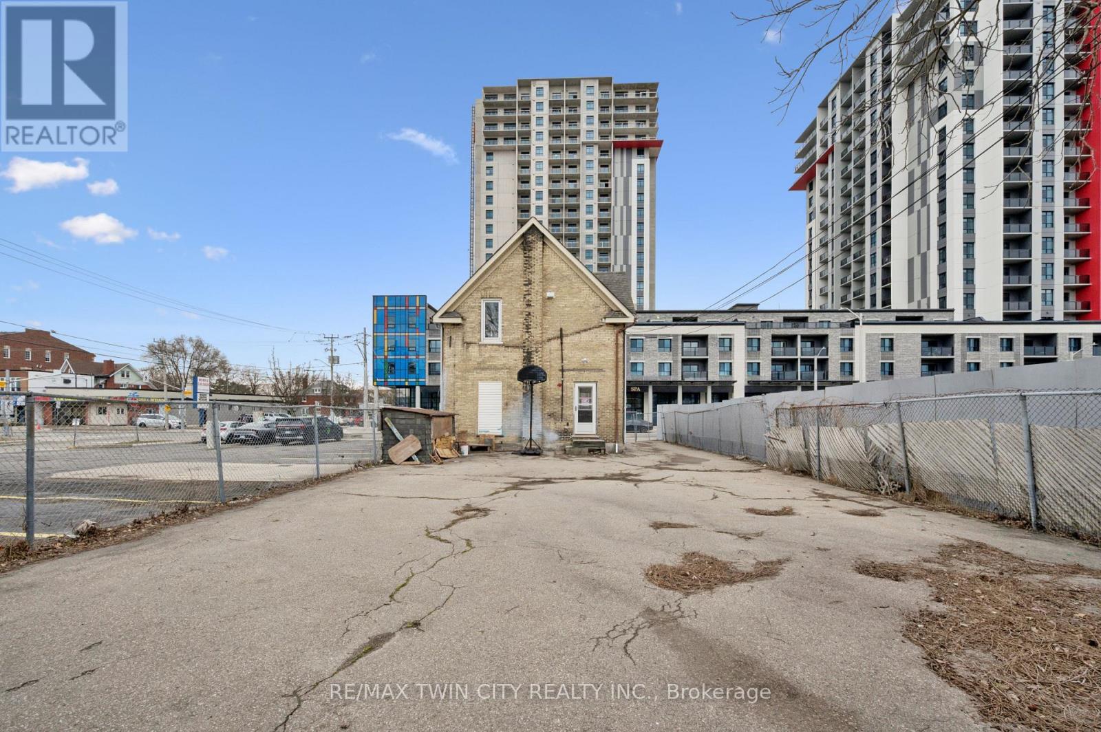 496 KING STREET E, Kitchener, Ontario, N2G2L6 — Photo 15