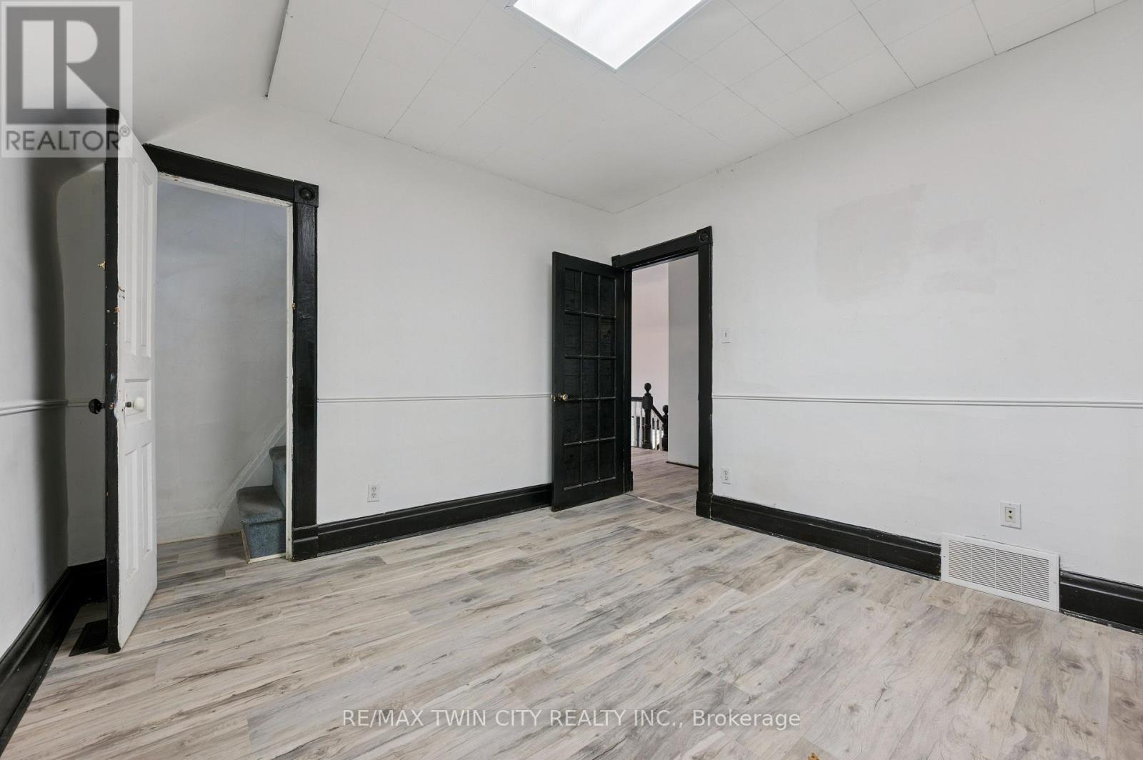 496 KING STREET E, Kitchener, Ontario, N2G2L6 — Photo 17