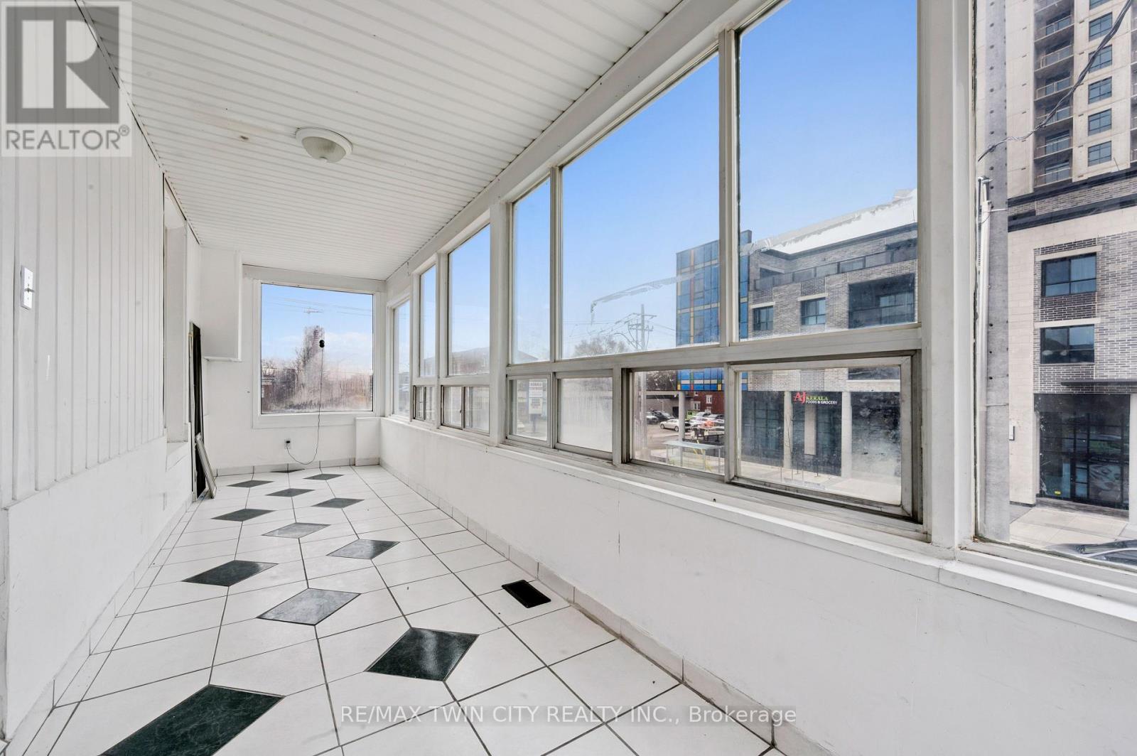 496 KING STREET E, Kitchener, Ontario, N2G2L6 — Photo 18