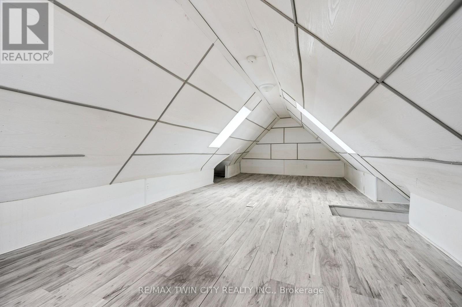 496 KING STREET E, Kitchener, Ontario, N2G2L6 — Photo 23