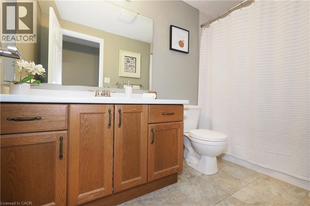 75 DONNENWERTH Drive, Kitchener, Ontario, N2E3W6 — Photo 12