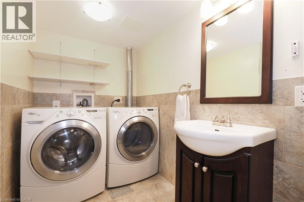 75 DONNENWERTH Drive, Kitchener, Ontario, N2E3W6 — Photo 13