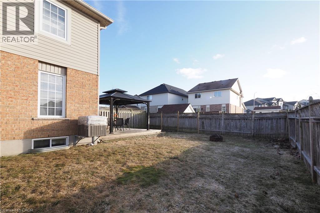 75 DONNENWERTH Drive, Kitchener, Ontario, N2E3W6 — Photo 16