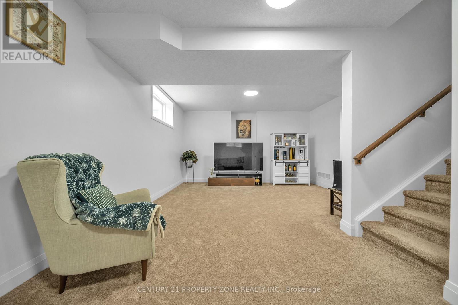 20 HOLLYBROOK TRAIL, Kitchener, Ontario, N2R0M4 — Photo 5