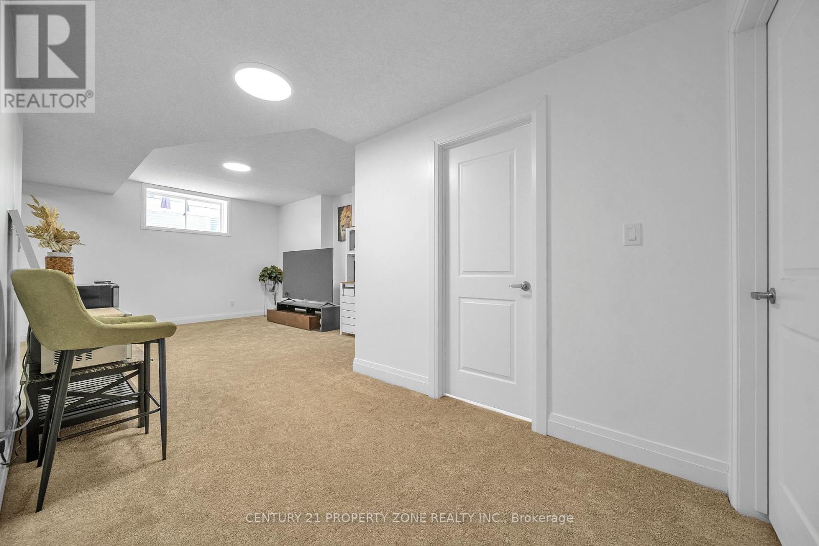 20 HOLLYBROOK TRAIL, Kitchener, Ontario, N2R0M4 — Photo 8