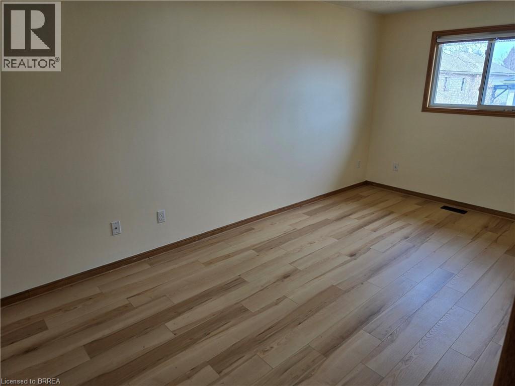 25D GRIFFITHS Drive, Paris, Ontario, N3L4B7 — Photo 13