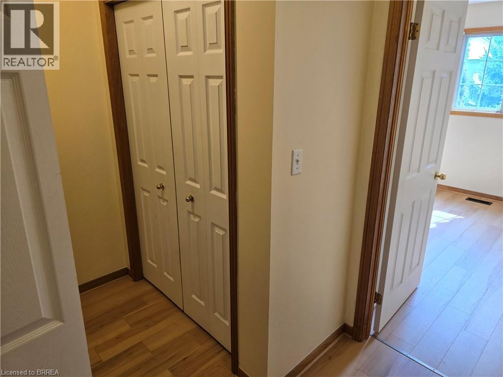 25D GRIFFITHS Drive, Paris, Ontario, N3L4B7 — Photo 8