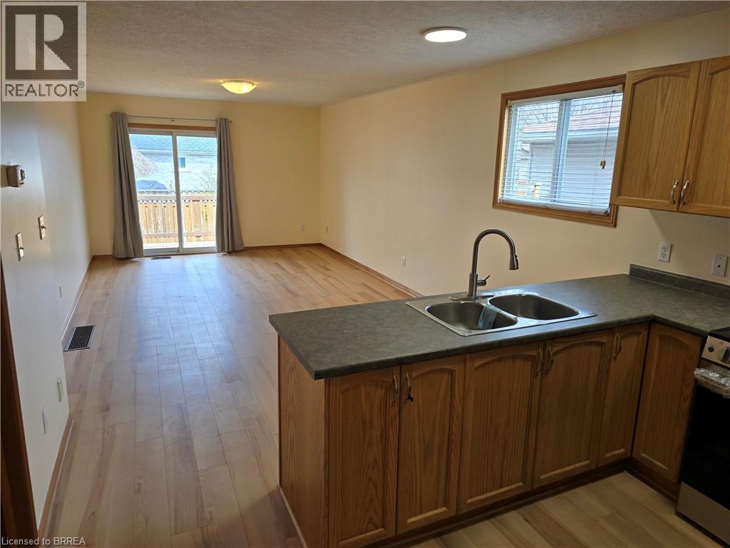 25D GRIFFITHS Drive, Paris, Ontario, N3L4B7 — Photo 9