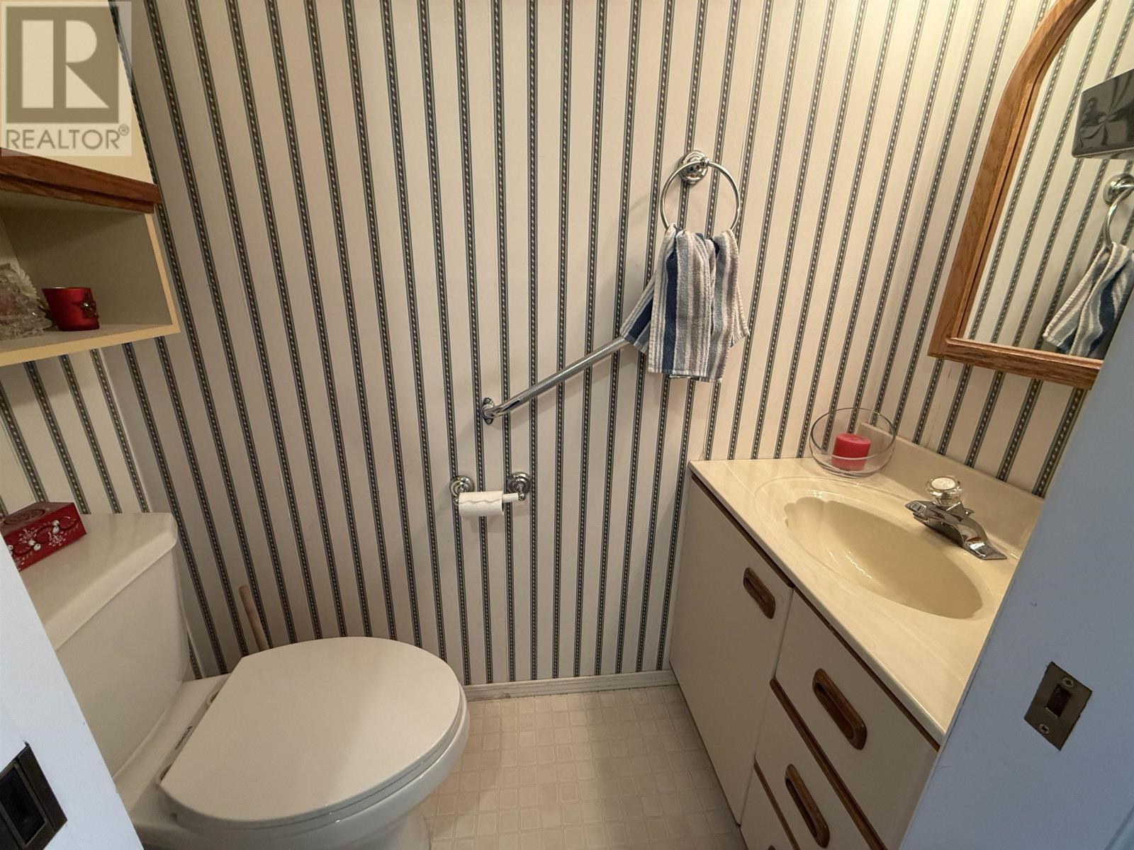 27 Dingwall PKWY, Dryden, Ontario, P8N1T5 — Photo 4