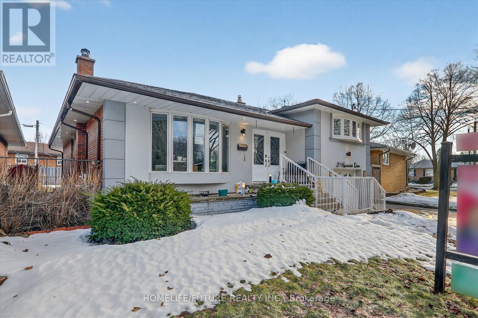 21 ASPENDALE DRIVE, Toronto (Bendale), Ontario, M1P4J7 — Photo 2