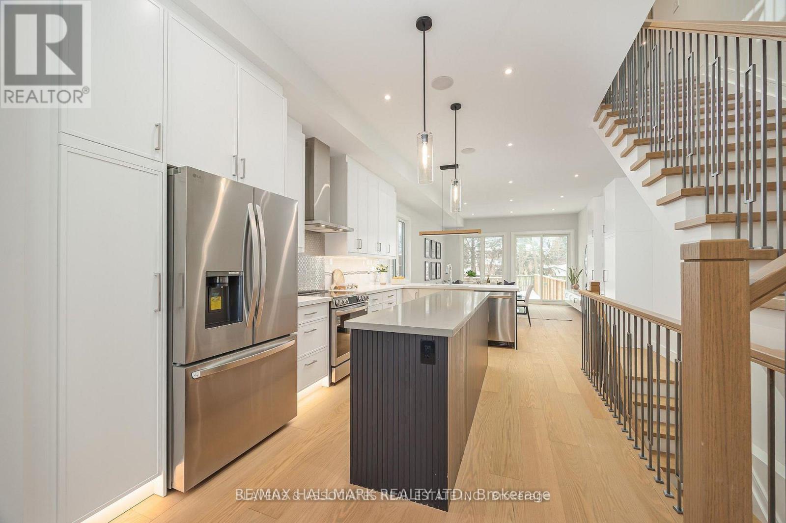 3B LINTON AVENUE, Toronto (Birchcliffe-Cliffside), Ontario, M1N1W5 — Photo 10