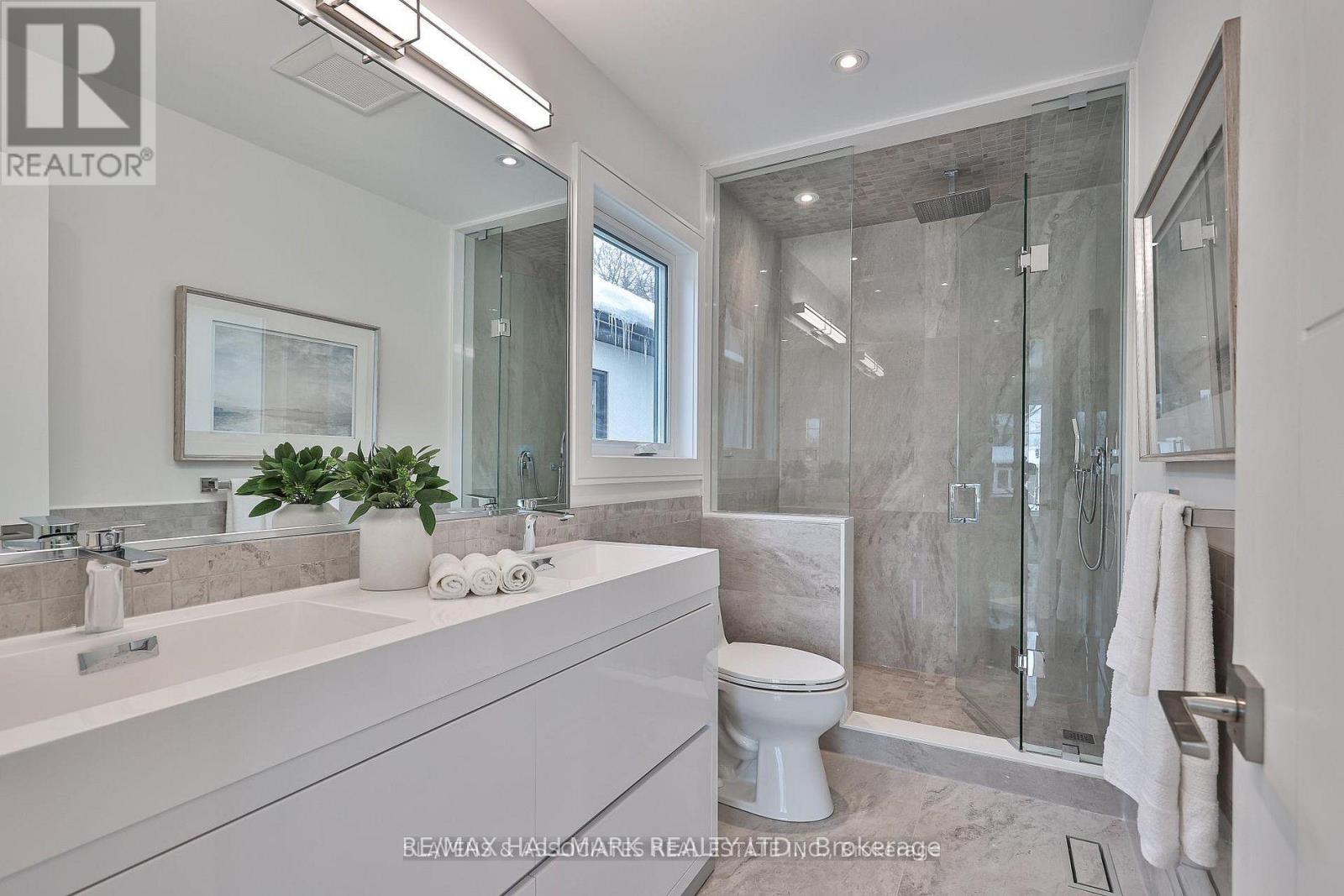 3B LINTON AVENUE, Toronto (Birchcliffe-Cliffside), Ontario, M1N1W5 — Photo 12