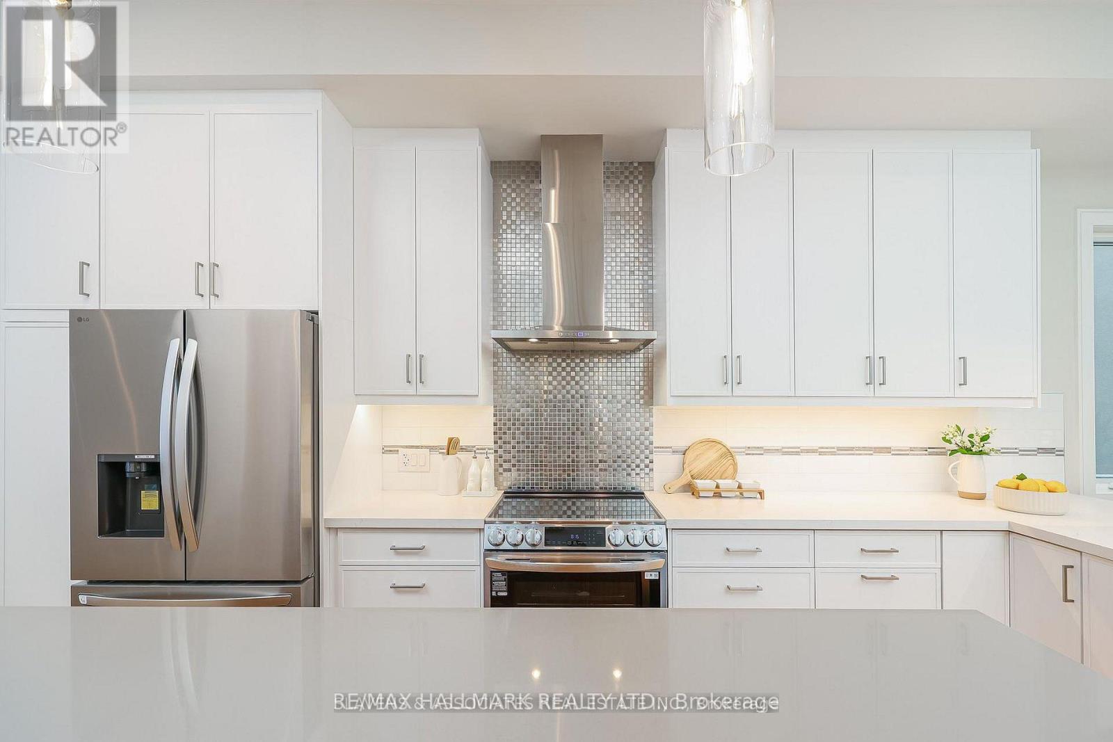 3B LINTON AVENUE, Toronto (Birchcliffe-Cliffside), Ontario, M1N1W5 — Photo 29