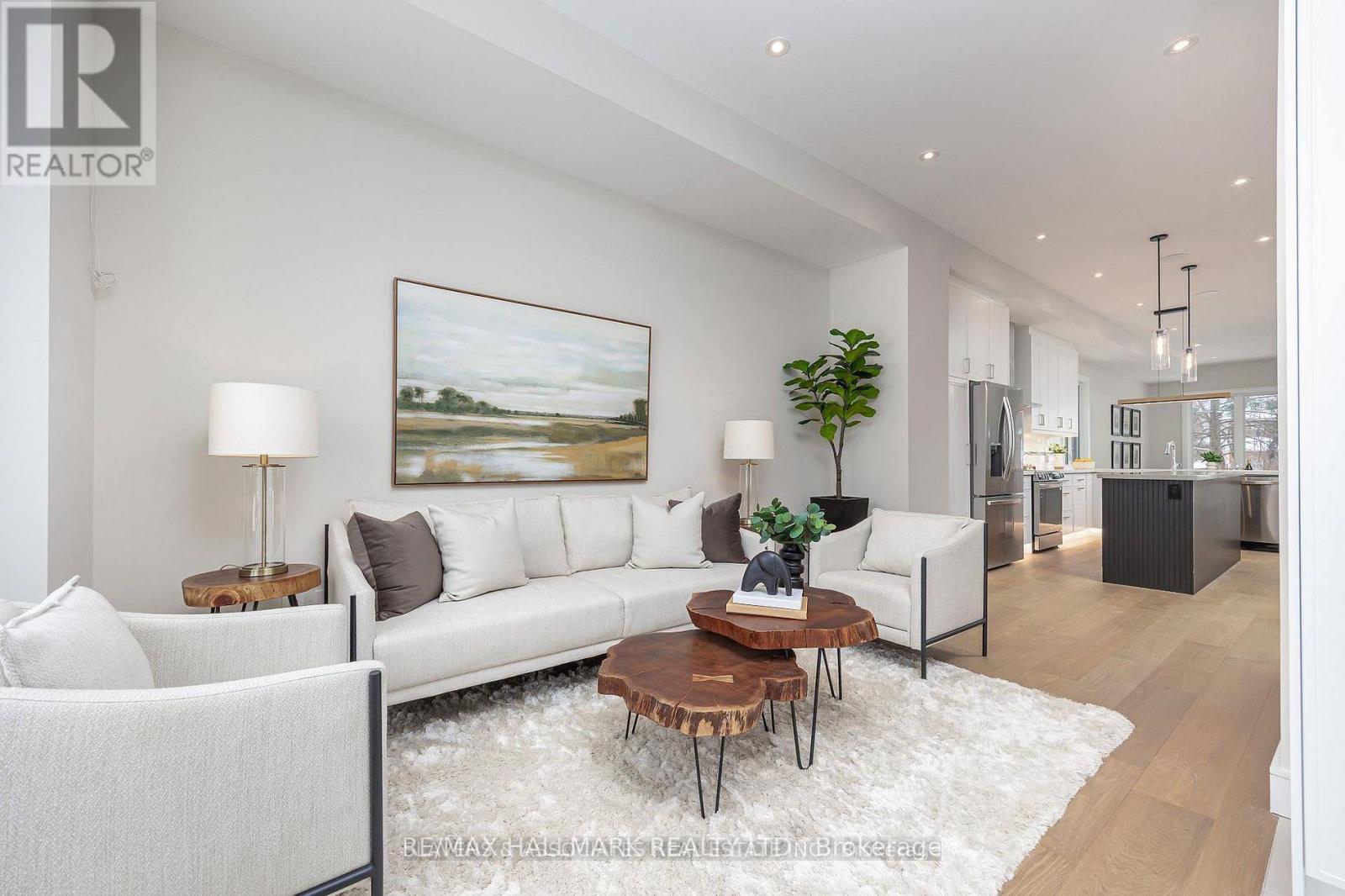 3B LINTON AVENUE, Toronto (Birchcliffe-Cliffside), Ontario, M1N1W5 — Photo 3