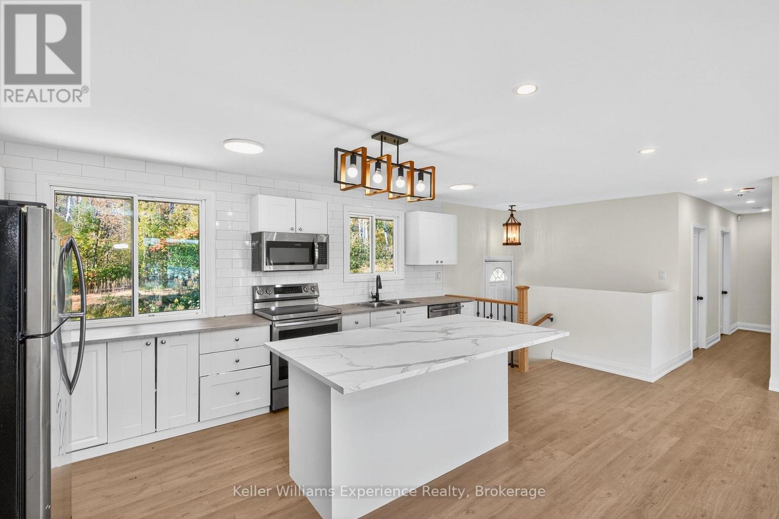 556 CHAMPLAIN ROAD, Tiny, Ontario, L9M0C2 — Photo 6