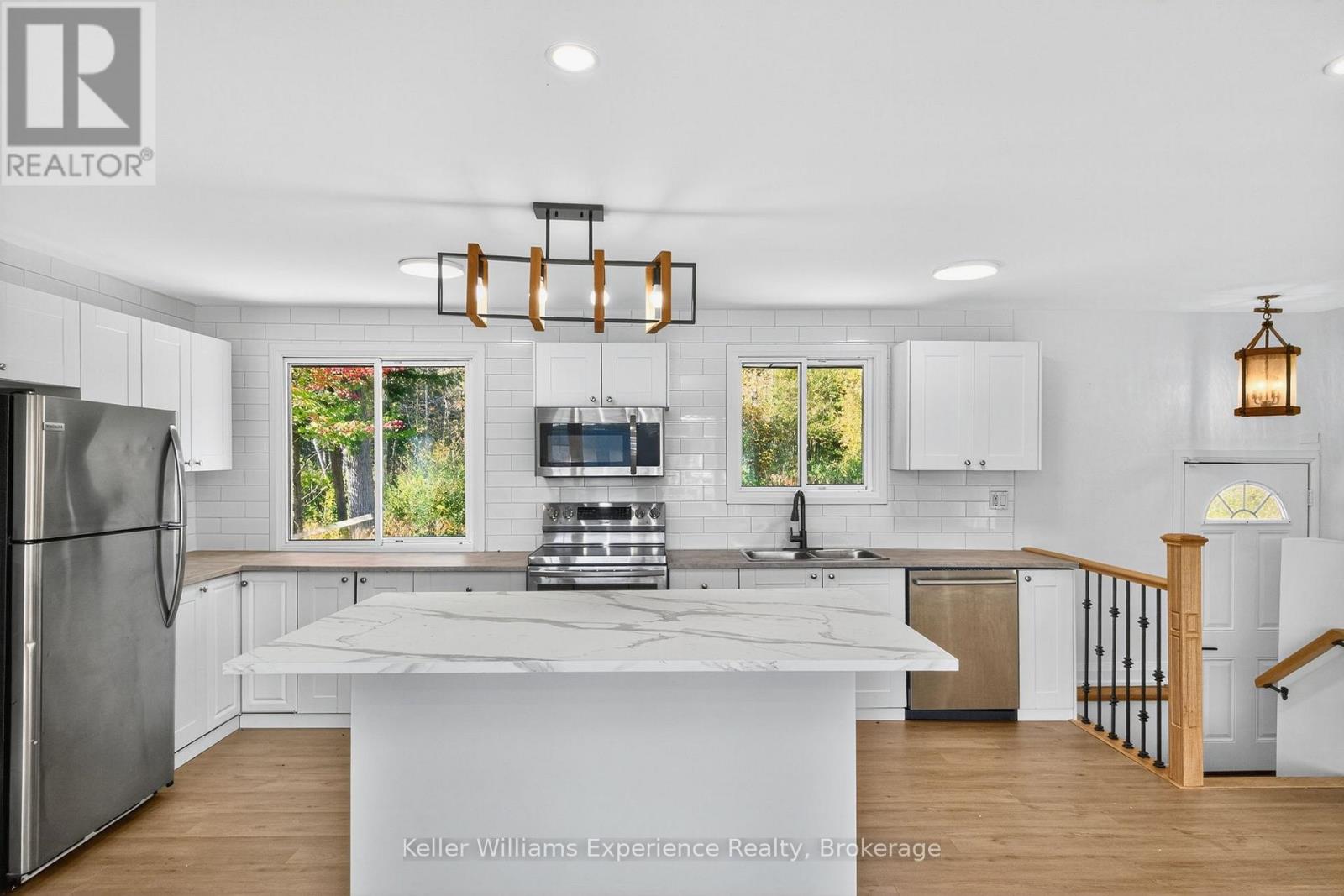 556 CHAMPLAIN ROAD, Tiny, Ontario, L9M0C2 — Photo 7