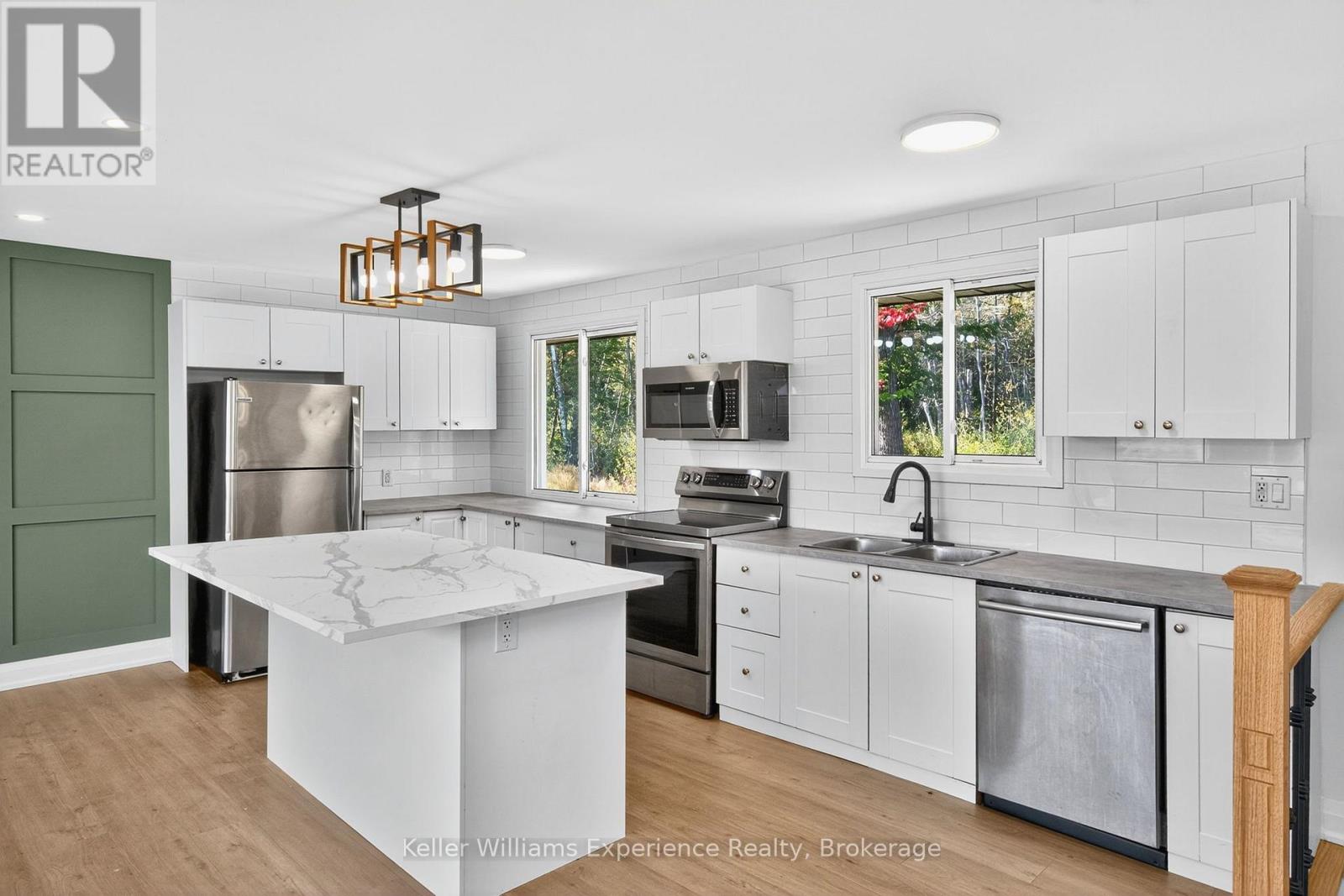 556 CHAMPLAIN ROAD, Tiny, Ontario, L9M0C2 — Photo 8