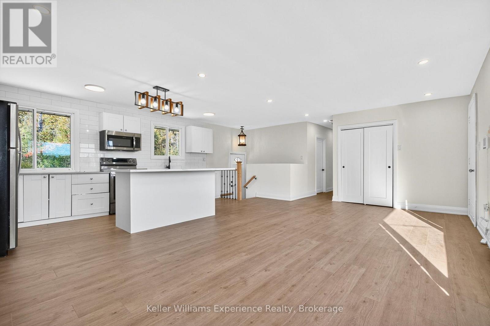 556 CHAMPLAIN ROAD, Tiny, Ontario, L9M0C2 — Photo 9