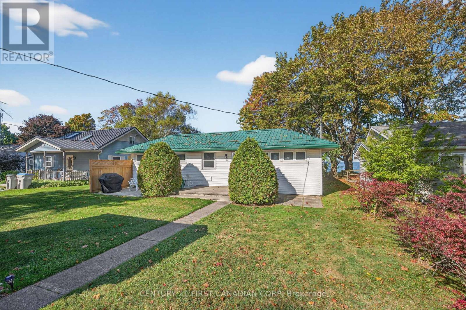 71825 SUNVIEW AVENUE, Bluewater (Hay), Ontario, N0M1N0 — Photo 2