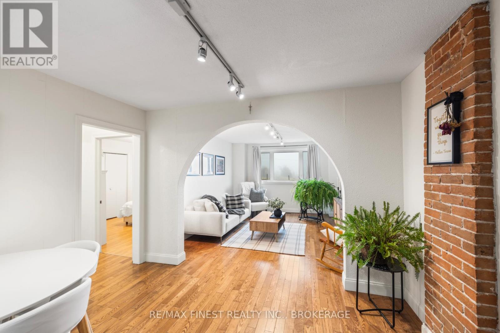 589 KING STREET W, Kingston (Central City West), Ontario, K7M2E6 — Photo 2