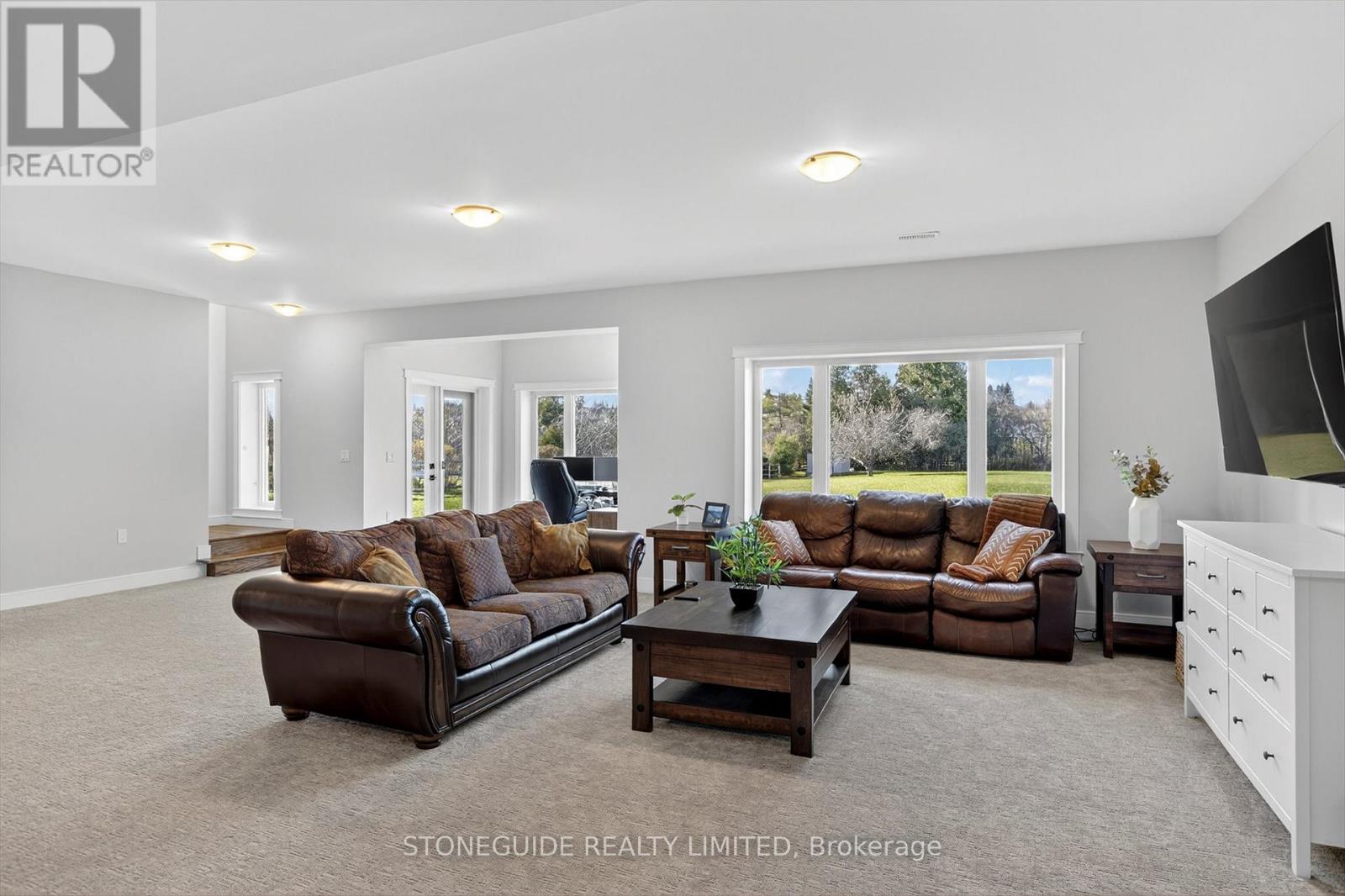 105 ARNOTT DRIVE, Selwyn, Ontario, K0L1T0 — Photo 3