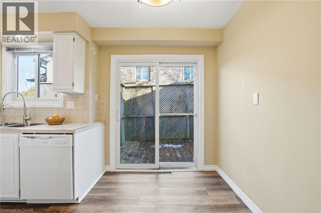 94 WENDOVER Drive, Hamilton, Ontario, L9C5X5 — Photo 5