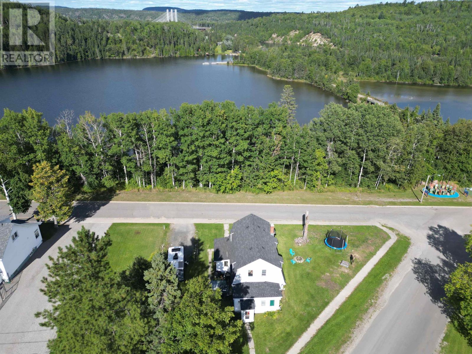 4 Riverview ST, Nipigon, Ontario, P0T2J0 — Photo 2