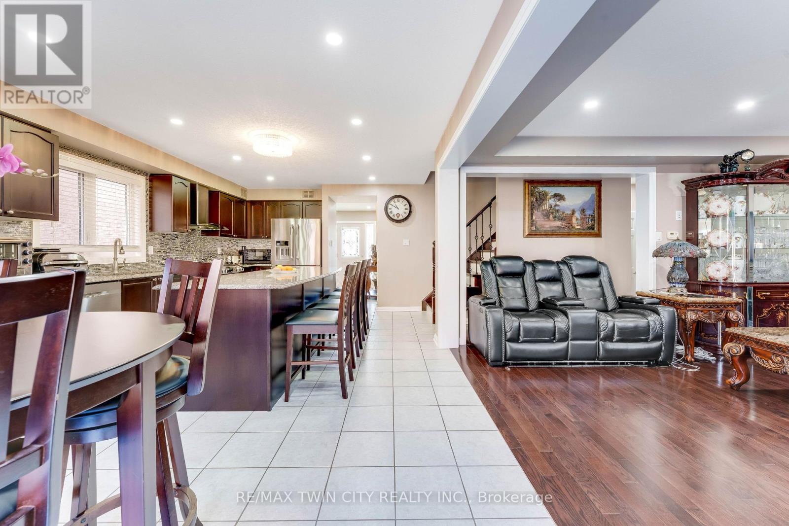 334 APPLE HILL CRESCENT, Kitchener, Ontario, N2R0E5 — Photo 6