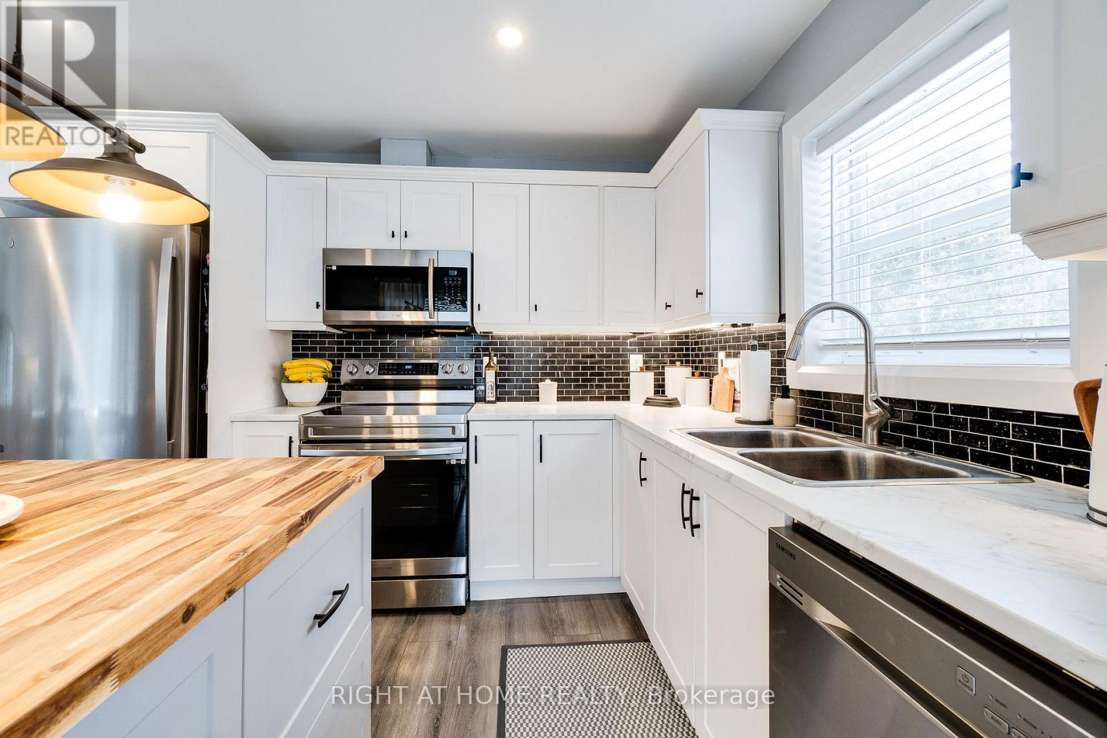 54 BLUE JAY BOULEVARD, Georgina (Virginia), Ontario, L0E1N0 — Photo 2