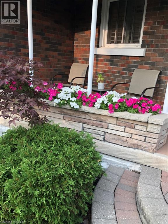 71 PINECREST Drive, Kitchener, Ontario, N2A2G6 — Photo 3